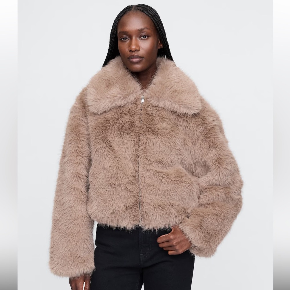 NEW Gap Cropped Faux Fur Jacket Sz XS in Taupe Beige - SOLD OUT!